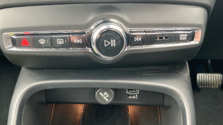 Volvo Xc40 1.5 T4 Recharge PHEV Plus Dark 5dr Auto Estate